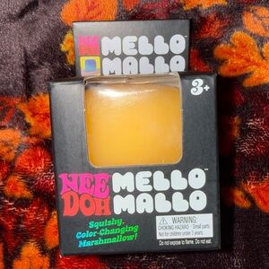 Nee Doh Mello Mallo Squishy Color-Changing Marshmallow